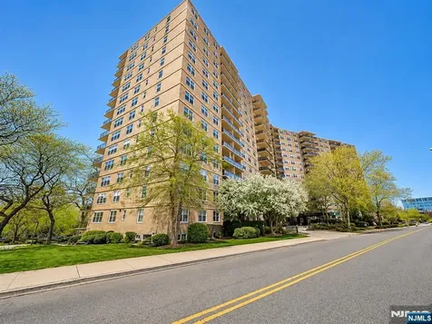 2200 N Central Road Fort Lee NJ 07024
