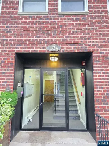 1624 Valley Street Fort Lee NJ 07024