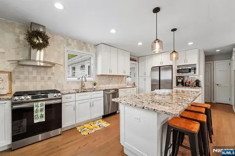 13 Crane Terrace Verona NJ 07044