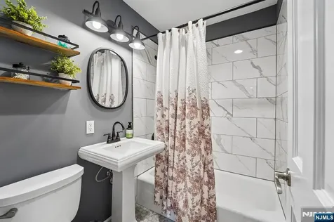 13 Crane Terrace Verona NJ 07044
