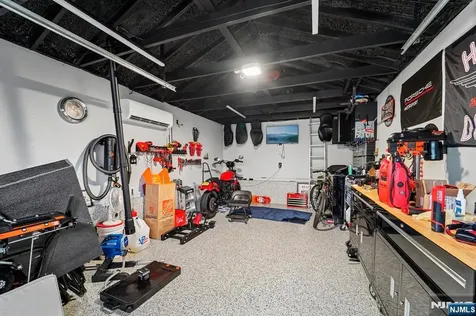 13 Crane Terrace Verona NJ 07044