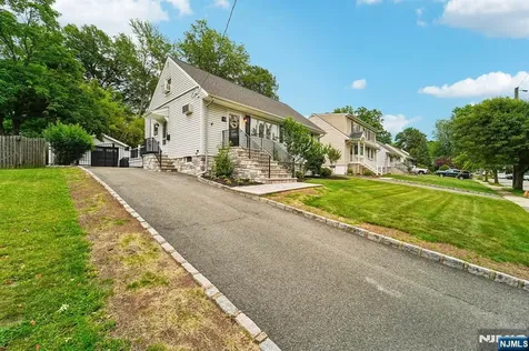 13 Crane Terrace Verona NJ 07044