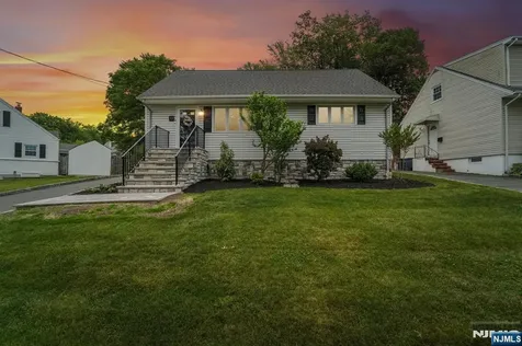 13 Crane Terrace Verona NJ 07044