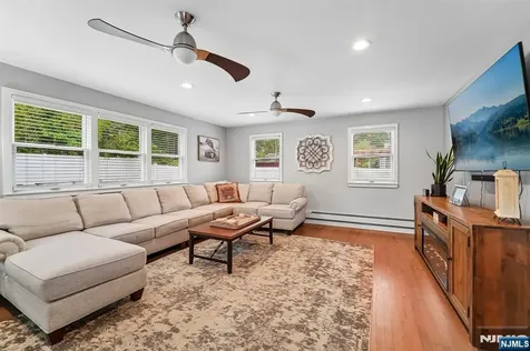 13 Crane Terrace Verona NJ 07044