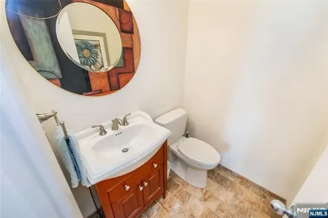 902 River Renaissance East Rutherford NJ 07073