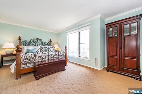 902 River Renaissance East Rutherford NJ 07073