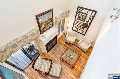 902 River Renaissance East Rutherford NJ 07073