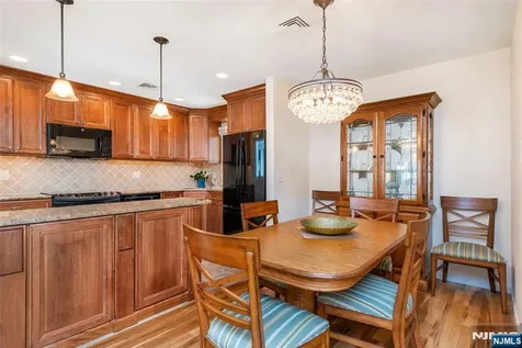 902 River Renaissance East Rutherford NJ 07073