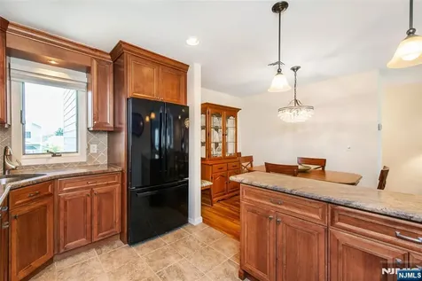 902 River Renaissance East Rutherford NJ 07073