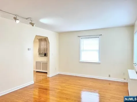 846 E Glen Avenue Ridgewood NJ 07450