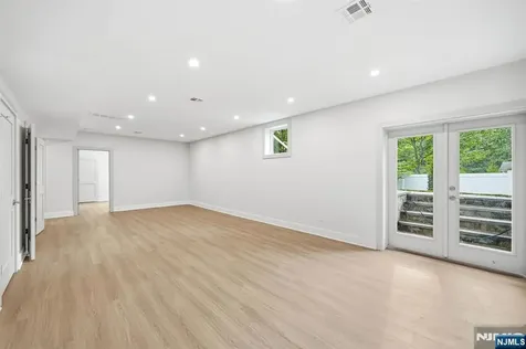 35 Sycamore Avenue Livingston NJ 07039