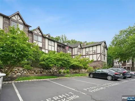 2710 Hemingway Lane Mahwah NJ 07430
