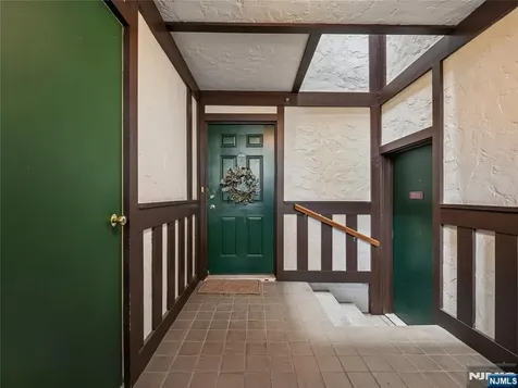 2710 Hemingway Lane Mahwah NJ 07430