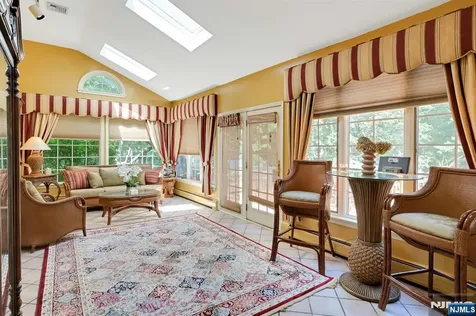 10 Moonshadow Court Kinnelon Borough NJ 07405