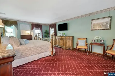 10 Moonshadow Court Kinnelon Borough NJ 07405
