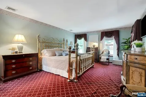 10 Moonshadow Court Kinnelon Borough NJ 07405