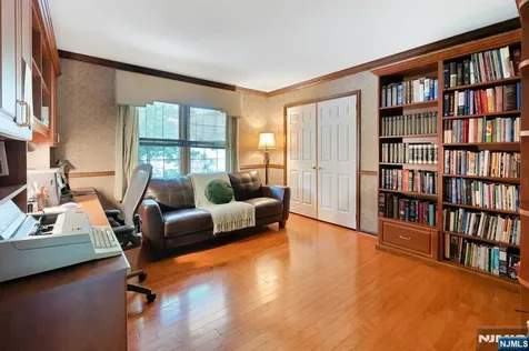 10 Moonshadow Court Kinnelon Borough NJ 07405