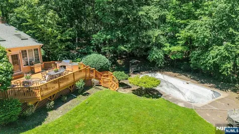 10 Moonshadow Court Kinnelon Borough NJ 07405