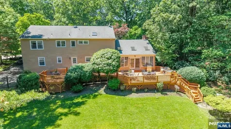 10 Moonshadow Court Kinnelon Borough NJ 07405