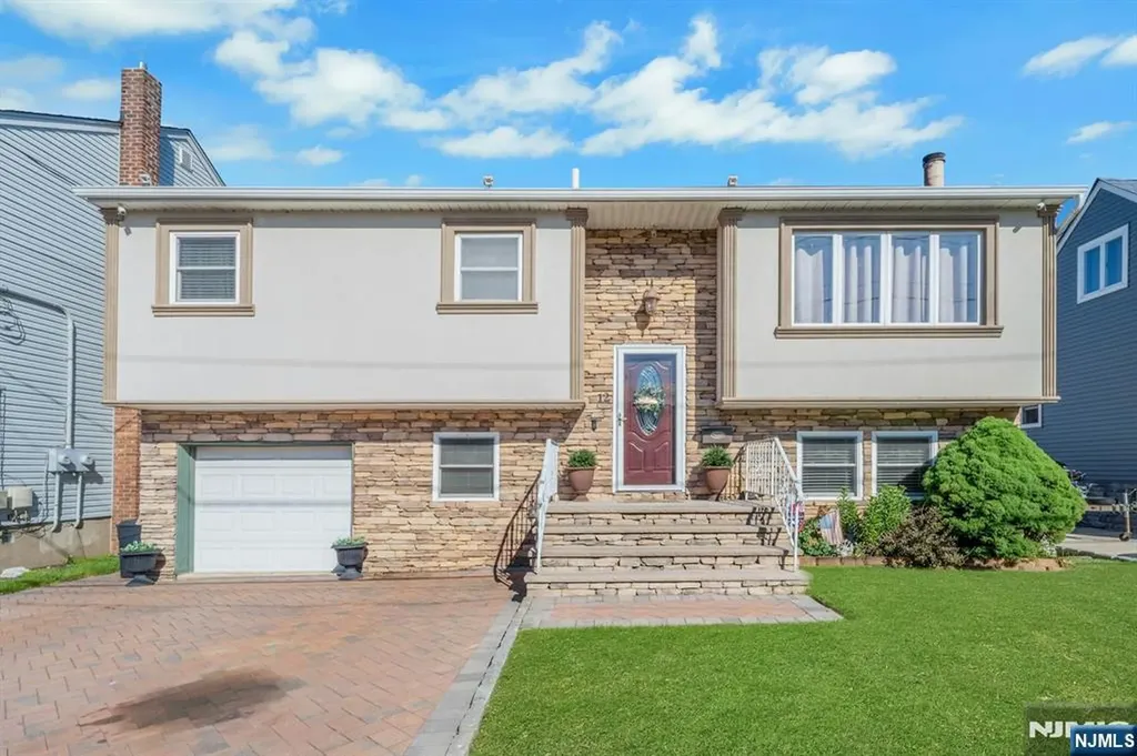 12 Geraldine Road North Arlington NJ 07031