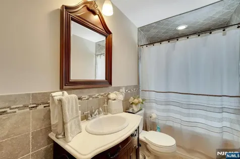 12 Geraldine Road North Arlington NJ 07031
