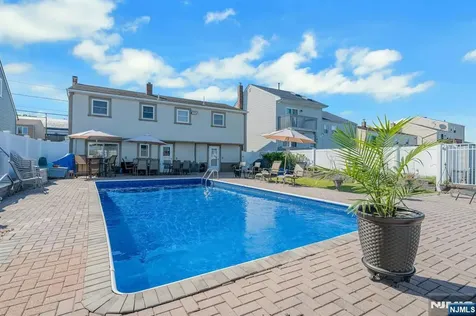 12 Geraldine Road North Arlington NJ 07031