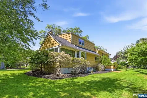 16 Pinecrest Drive Woodcliff Lake NJ 07677