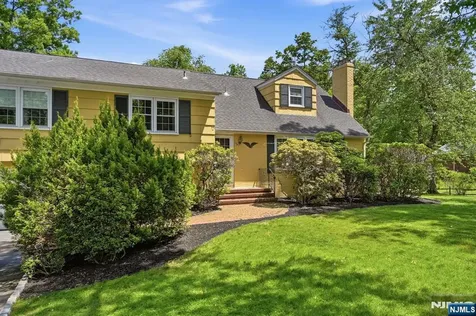 16 Pinecrest Drive Woodcliff Lake NJ 07677