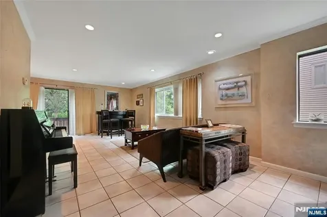 211 Yorktowne Court Twp Of Washington NJ 07676