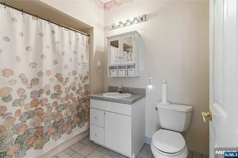 5322 Richmond Road West Milford NJ 07480