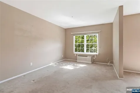 5322 Richmond Road West Milford NJ 07480