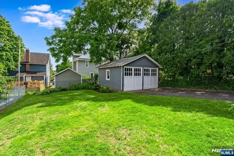 40 Comley Place Bloomfield NJ 07003