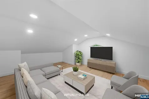 42 Howland Avenue River Edge NJ 07661