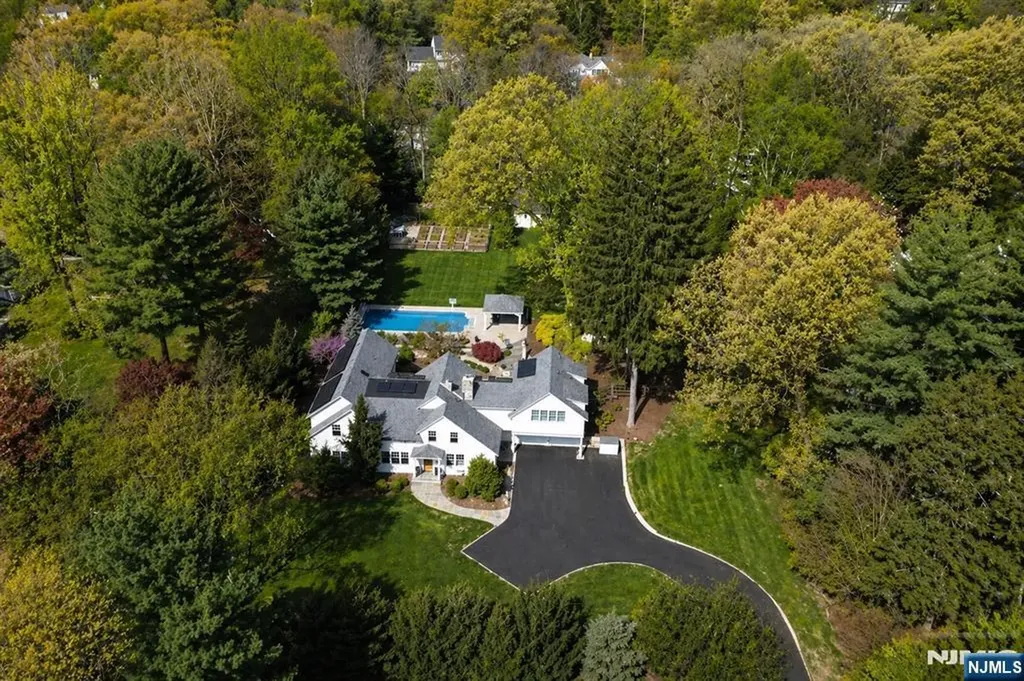 241 Grove Street Ramsey NJ 07446