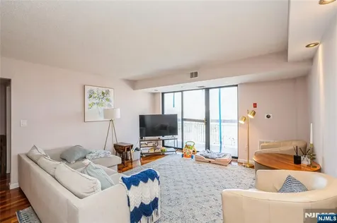 700 1st Hoboken NJ 07030