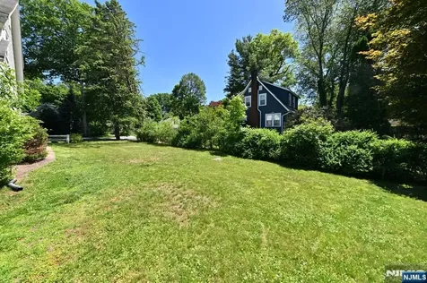 176 Park Avenue Allendale NJ 07401