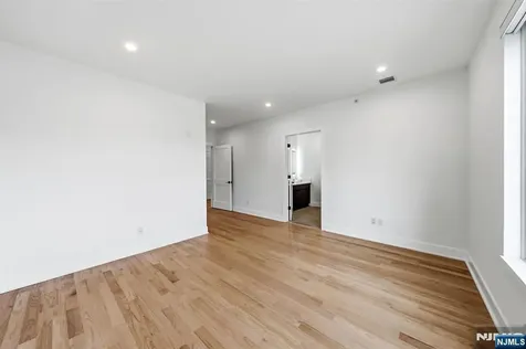 561-565 Broadway Westwood NJ 07675