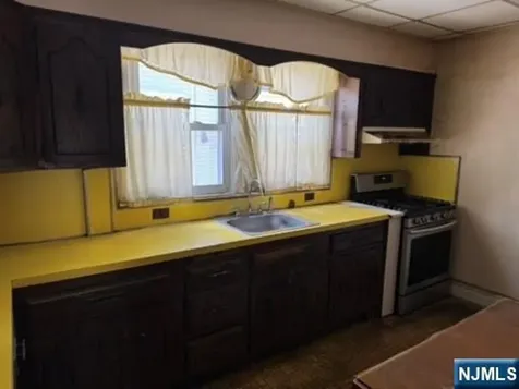 202 Berry Street Hackensack NJ 07601