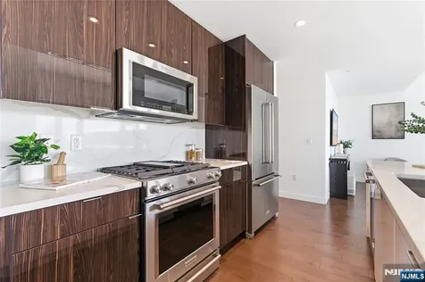800 Ave At Port Imperial Boulevard Weehawken NJ 07086