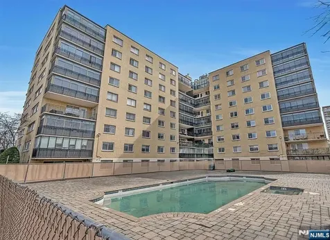 2185 Lemoine Fort Lee NJ 07024