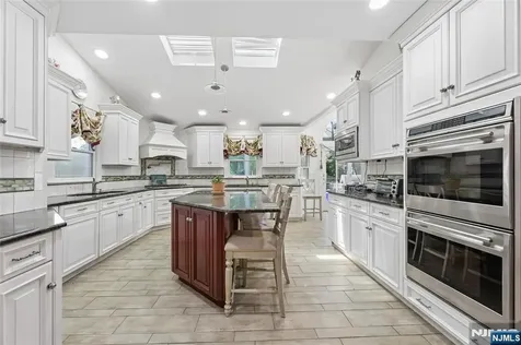 384 Rutland Avenue Teaneck NJ 07666