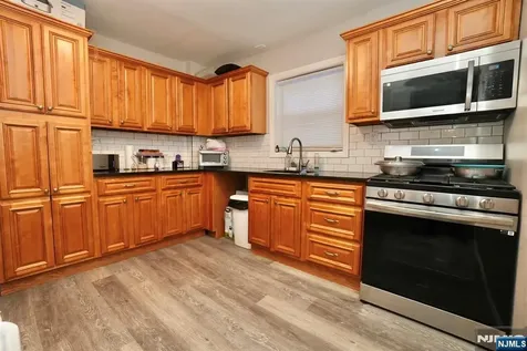 172-176 Delavan Avenue Newark NJ 07104