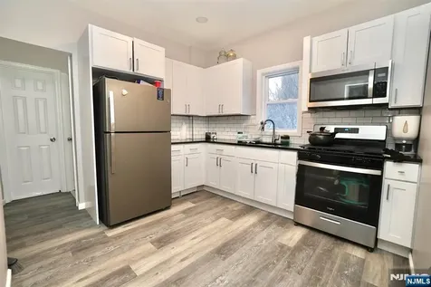 172-176 Delavan Avenue Newark NJ 07104