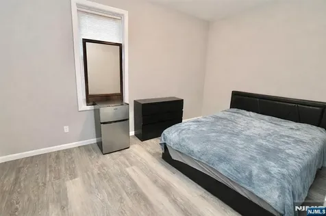172-176 Delavan Avenue Newark NJ 07104