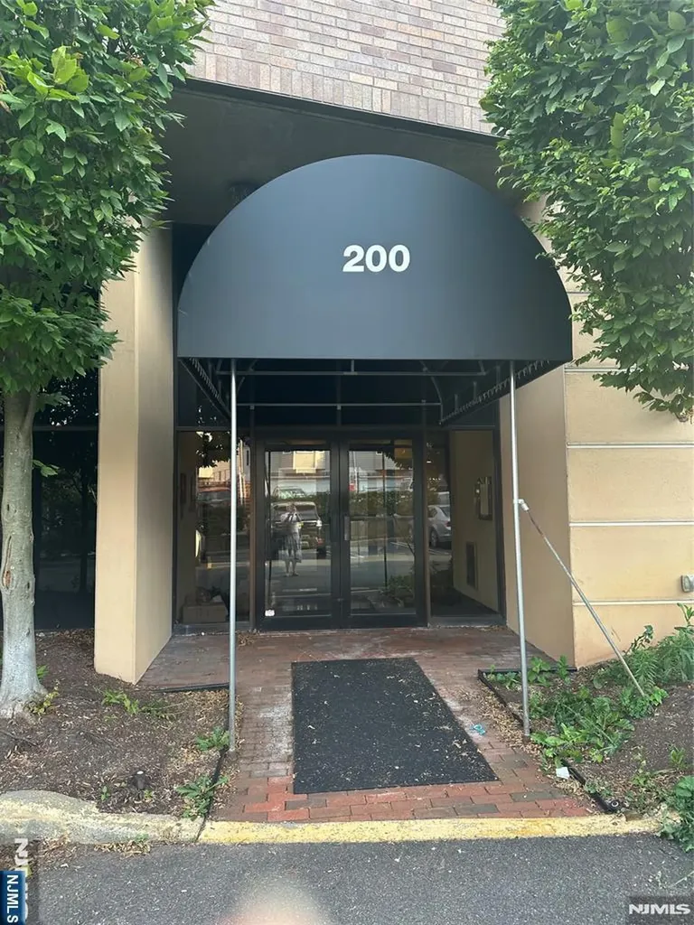 200 Division Cliffside Park NJ 07010