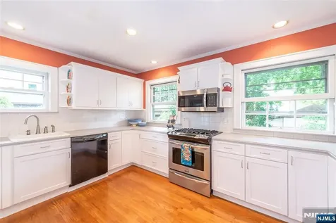 33 Prescott Avenue Montclair NJ 07042