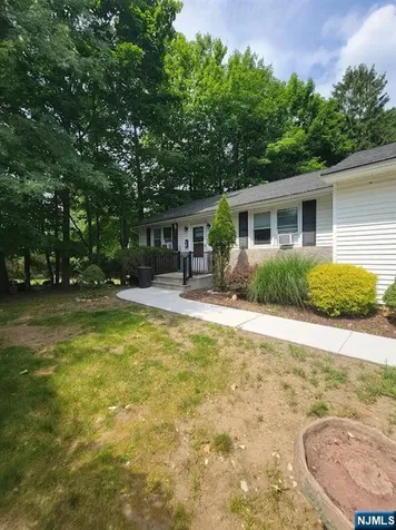 33 N Maple Avenue Park Ridge NJ 07656