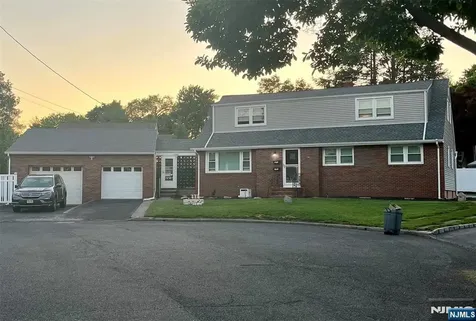 16 Demarest Court Dumont NJ 07628