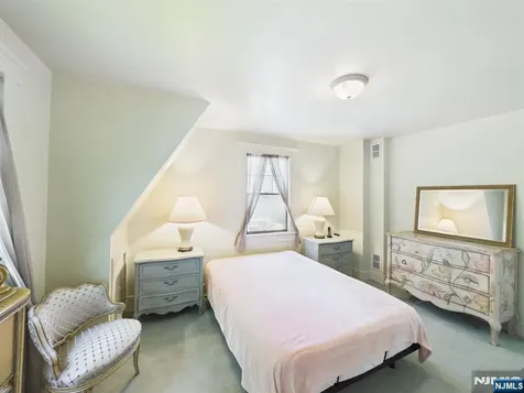 440 Grove Street Oradell NJ 07649