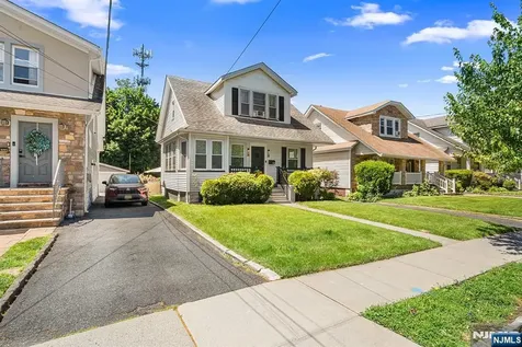 121 Smallwood Avenue Belleville NJ 07109